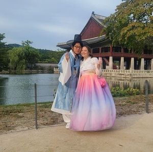 Meet your Posher, Mercedes